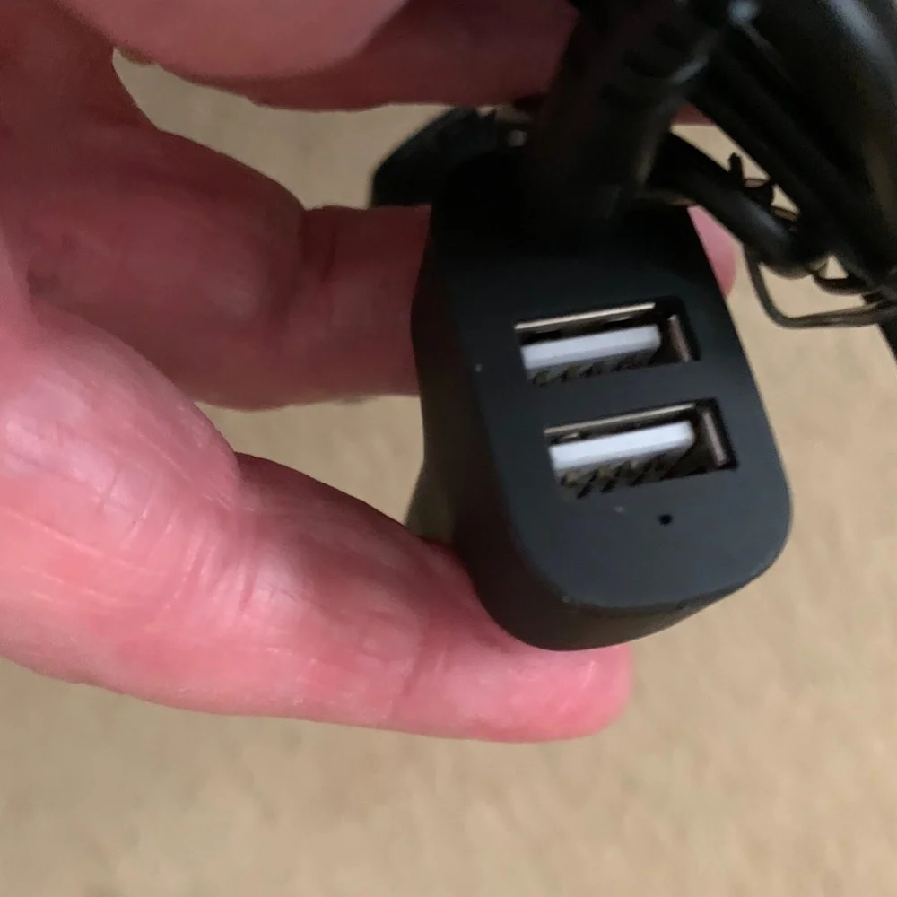 SHARABLE car charger